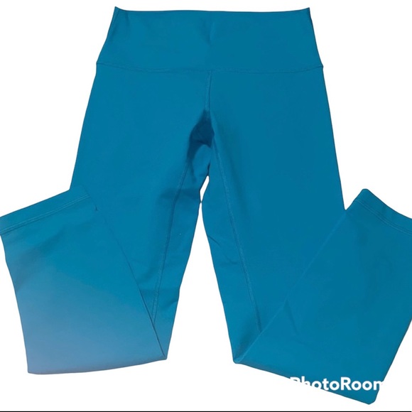 Lululemon leggings, EUC, size 8, ankle length - Picture 3 of 9